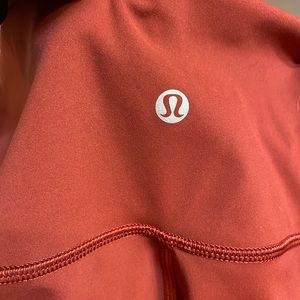 Lulu crops. Excellent condition... no pilling